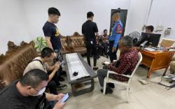 4 WNA China Diamankan di Bandara Sultan Thaha gegara Tak Bisa Tunjukkan Paspor