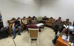 4 WNA China Diamankan di Bandara Sultan Thaha Hendak Suap Petugas Rp100.000