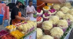 Viral Salad Buah Diberi Topping Keju sampai Berlimpah, Netizen: Buahnya Dinistakan!