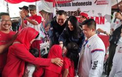 Keramahan Hary Tanoesoedibjo dan Liliana Tanoesoedibjo, Salami Warga 08 Manggarai Selatan saat Jalan Sehat