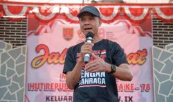 Jalan Sehat Bersama Warga, Ganjar Pranowo Kenang Pertama Kali Datang ke Gajahmungkur<