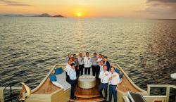 Momen Kapolri Menjamu Delegasi AMMTC Nikmati Sunset di Labuan Bajo 