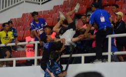 5 Berita Populer: Laga PSIS Vs Persib di Semarang Ricuh hingga Arab Saudi Buka Lowongan Petugas Haji dan Umrah