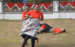 Keseruan Lomba 17 Agustus di Rumah Dinas Pj Gubernur Babel, Balap Karung hingga Bakiak