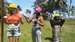 HUT ke-78 RI, Turis Jerman Antusias Ikut Lomba Cantol Ceting di Pantai Cimaja Sukabumi