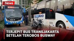 Nekat Terobos Busway, Pemotor Terjepit Bus Transjakarta