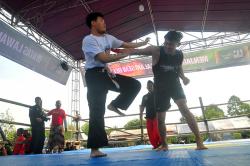 430 Peserta Bertarung pada Tradisi Pencak Dor di Kudus