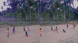 Viral Bocah di NTT Main Bola Tanpa Kaki, Bikin Air Mata Meleleh