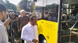 Ganjar Pranowo Jajal Bus Listrik di UGM Bantuan Menteri Bahlil, Ini Kesannya<