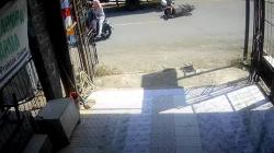 Detik-Detik Pengendara Motor Jatuh Terserempet Truk Terekam CCTV, Tewas Terlindas