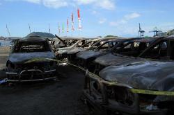 Penampakan 12 Mobil Sitaan Milik Anggota DPRD Papua Nonaktif Hangus Terbakar
