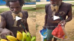 Momen Haru Pria Tua Bawa Pisang ke Rumah Warga Barter dengan Gula, Netizen Salut Dibuatnya<