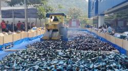 Bea Cukai Bandarlampung Musnahkan Ribuan Botol Miras Ilegal, Nilainya Capai Miliaran<