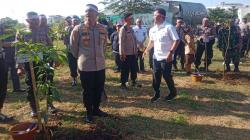 Polri Peduli Lingkungan, Polrestabes Bandung Tanam 1.500 Pohon di Sport Center Jabar Arcamanik<