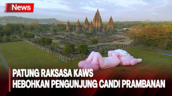 Intip Keindahan Karya Seni Patung Kaws di Pelataran Candi Prambanan