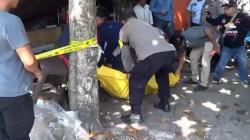 Mayat Pria Tergeletak di Depan Warung Palangka Raya, Warga: Tadi Malam Sempat Minta Minum<