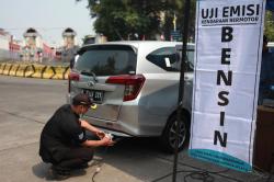 Suasana Uji Coba Tilang Uji Emisi di 5 Titik Jakarta