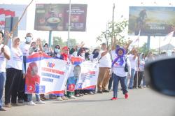 HT Disambut Antusias Simpatisan Partai Perindo saat Tiba di Banjarmasin<