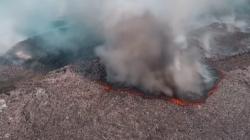 140.000 Liter Air Disiramkan ke Gunungan Sampah yang Terbakar di TPA Sarimukti KBB<