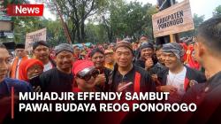 Pakai Baju Adat Warok Ponorogo, Muhadjir Effendy Sambut Pawai Budaya Reog di Kantor Kemenko PMK