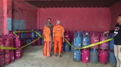 Polisi Gerebek Gudang di Karawang, Pemilik Tepergok Oplos Gas Elpiji Nonsubsidi 