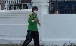 Asap Karhutla Cemari Udara Palangkaraya, Warga Pakai Masker saat Olahraga<