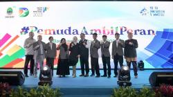 Literasi Digital Siswa Diperkuat, Ridwan Kamil Kukuhkan Duta Pelajar Sadar Hukum<