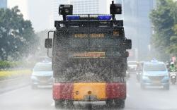 Pj Gubernur DKI Tegaskan Tetap Lanjutkan Penyemprotan Air ke Jalanan untuk Atasi Polusi