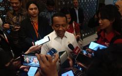 Bahlil Batal Sambangi Markas Foxconn Agustus Ini, Ada Apa?