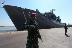 2 Kapal Perang Singapura Berlabuh di Surabaya Ikuti Latgabma Super Garuda Shield
