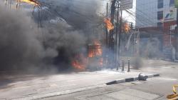 Bensin Eceran Meluber, Kios Tambal Ban dan Sepeda Motor Terbakar di Matraman Jaktim