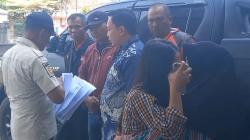 Perempuan Ini Nangis di Pelukan Ibu seusai Ditangkap Satpol PP Majalengka gegara Mabuk