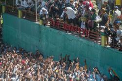 Ribuan Warga Sambut Ganjar saat Menghadiri Tradisi Sebaran Apem Yaa Qawiyyu di Klaten