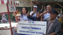 Bersyukur Dapat Gerobak, Penjual Nasi Rames di Surabaya Doakan Partai Perindo Menang<