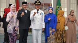 Ridwan Kamil Lantik Iwan Setiawan Jadi Bupati Bogor Definitif di Gedung Pakuan Bandung<
