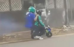 Viral Ojol Narik Penumpang Pakai Motor Mini, Netizen: Rangka eSAF Menangis Melihat Ini