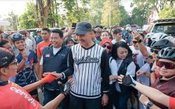 Bersepeda dari Bandung, Alumni ITB Temui Ganjar Pranowo di Semarang