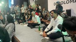 Ganjar Pranowo Hadiri Konsolidasi Relawan Bareng Arya Saloka, Diteriaki Presiden 2024