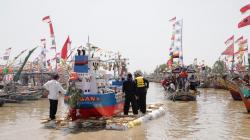 Relawan Ganjar Ramaikan Pesta Laut di Cirebon, Dukung Pelestarian Tradisi dan Budaya<