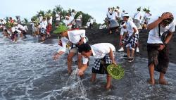 Mengenal Upacara Melasti di Bali, Ritual Penyucian Jelang Hari Raya Nyepi<