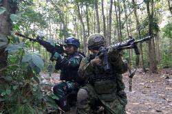 Marinir TNI AL, Tentara Jepang dan Singapura Masuk Hutan Selogiri Latihan Perang