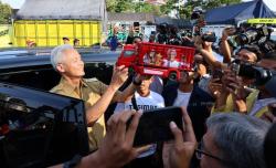 Ratusan Sopir Truk Nobatkan Ganjar Pranowo sebagai Bapak Truk Nusantara