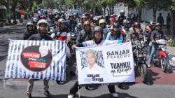 Relawan Sosialisasikan Sosok Ganjar Pranowo ke Komunitas Motor Ownrules Bandung<