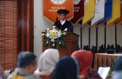 Dosen Fakultas Peternakan UGM Bambang Suwignyo Dikukuhkan Guru Besar 