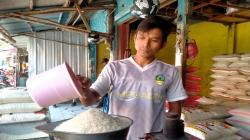 Harga Beras di Indramayu Melambung, Medium dan Premium Naik Rp2.000 per Kg<