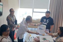 Wujud Empati, Direksi BRI Life Jenguk Sejumlah Nasabah di Rumah Sakit