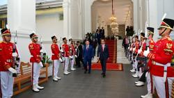 Bertemu PM Kamboja, Jokowi Bahas Kerja Sama Perlindungan WNI Korban Online Scam