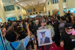 Penghormatan Terakhir Jenazah Rektor ISI Yogyakarta Timbul Raharjo