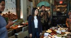 Wamenparekraf Angela Tanoesoedibjo Kunjungi Usaha Kuliner Indonesia di New York Amerika Serikat