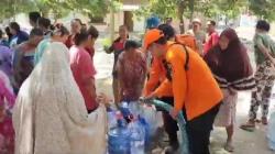 Kekeringan di Majalengka Meluas, BPBD Distribusikan 100.000 Liter Air Bersih<